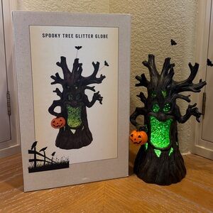 Cracker Barrel Tree Trunk with Pumpkin Halloween Glitter Globe